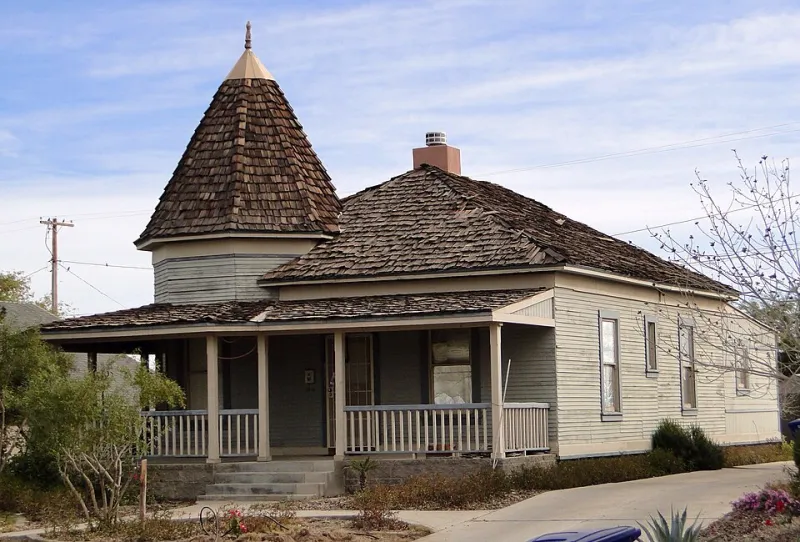 Heritage District Roofing in St. Catharines: Getting Approvals Without Compromising Character