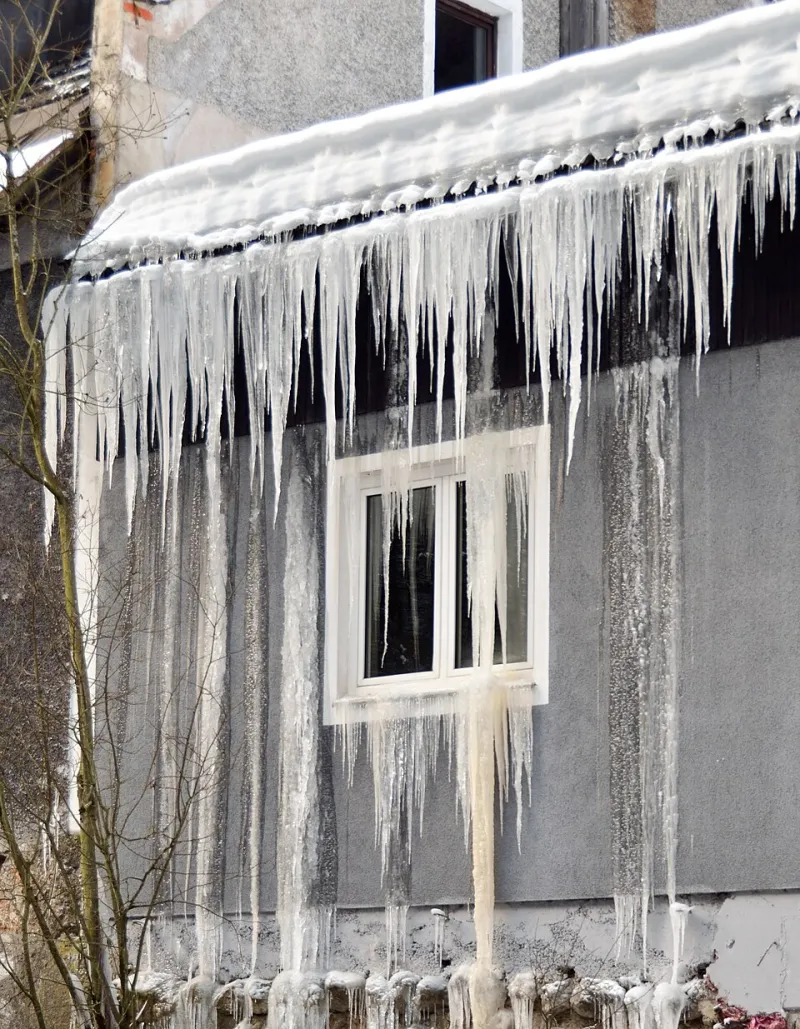 Ice Dams, Snow Loads, and Freeze-Thaw Cycles: A Niagara Homeowner's Winter Roof Survival Guide